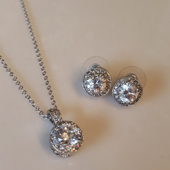 Premier Design Necklace and Matching Earrings - Picture 2 of 4